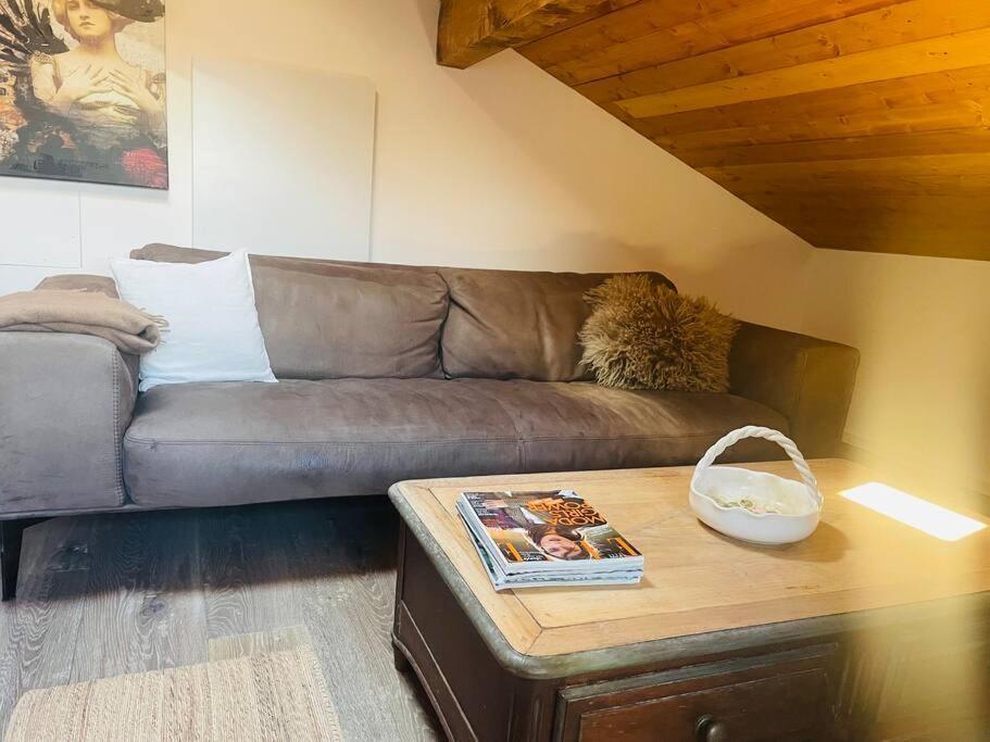 Elegantes Haus In Der Altstadt カズラノ エクステリア 写真